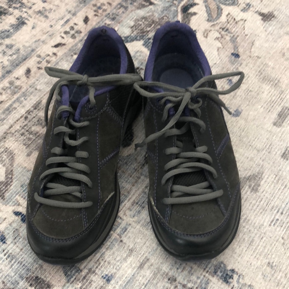 Dansko Ladies Shoes